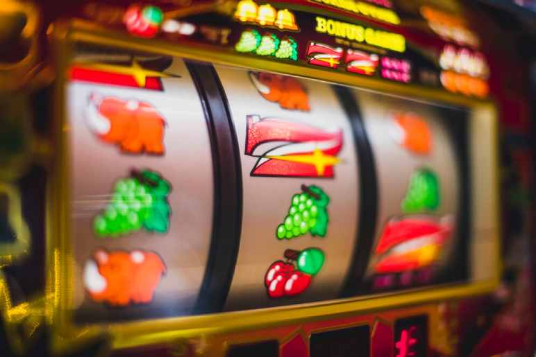 Slot Machine Etiquette: Dos and Don'ts for Playing in a Casino